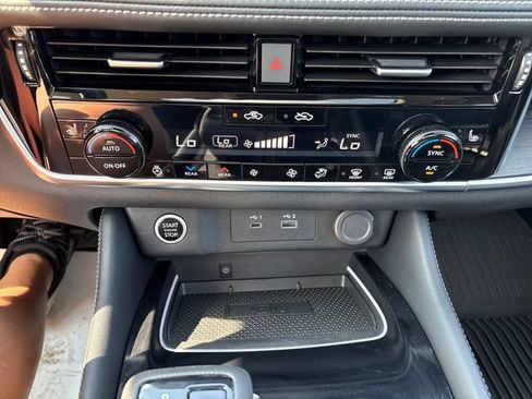 Used 2023 Nissan Rogue Platinum AWD/4WD image 18