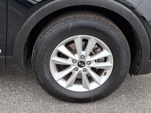 Used 2019 Kia Sorento AWD image 11