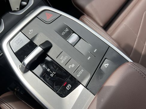 Certified 2025 BMW X2 xDrive28i AWD/4WD image 25