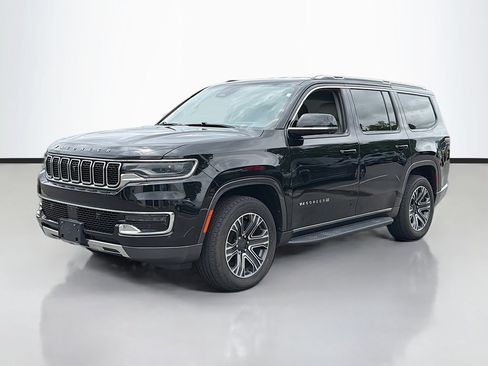 Used 2022 Jeep Wagoneer Series III w/ Convenience Group I AWD/4WD image 2