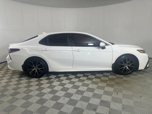 Used 2022 Toyota Camry SE w/ Cold Weather Package AWD/4WD image 8