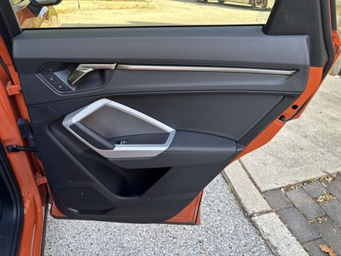 Used 2024 Audi Q3 2.0T Premium image 19