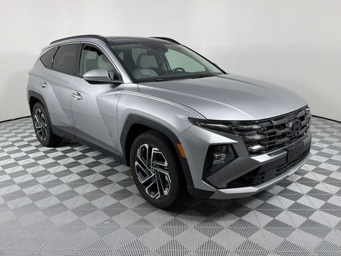 Certified 2025 Hyundai Tucson Limited FWD image 7