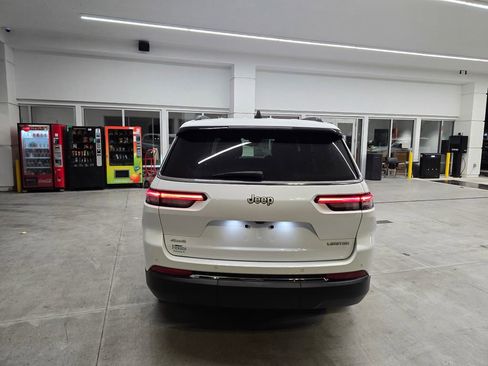 Certified 2024 Jeep Grand Cherokee L Limited AWD/4WD image 5