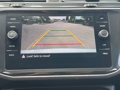 Certified 2023 Volkswagen Tiguan SE FWD image 16