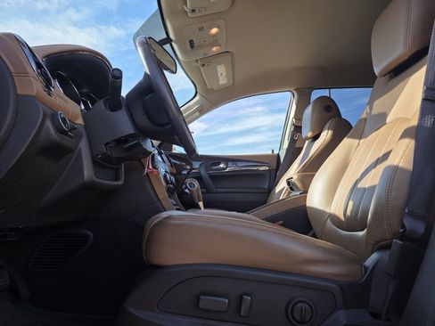 Used 2014 Buick Enclave Leather image 11