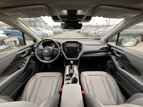 Used 2025 Subaru Crosstrek 2.5i Limited w/ Crosstrek Mirror Package image 16