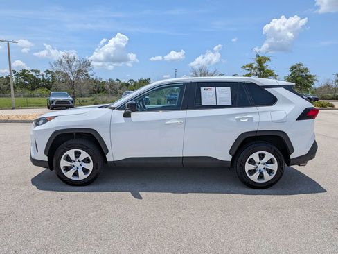 Used 2022 Toyota RAV4 LE FWD image 8