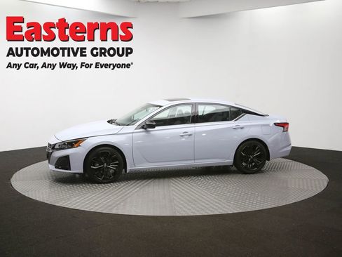 Used 2023 Nissan Altima 2.5 SR w/ SR Premium Package image 58