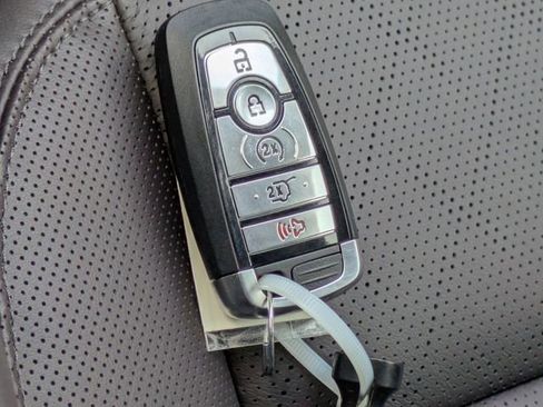 New 2026 Ford Explorer Platinum image 32