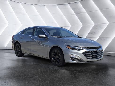 Used 2024 Chevrolet Malibu LT FWD image 2