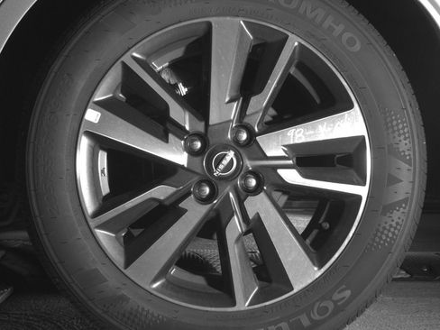 Used 2025 Nissan Versa SV image 14