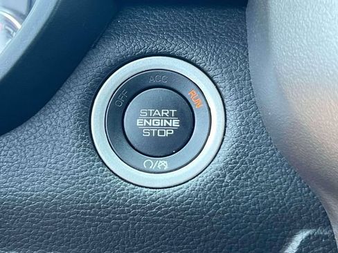 Used 2024 RAM 1500 Laramie AWD/4WD image 29