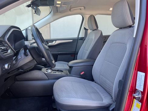 Used 2021 Ford Escape SE w/ SE Sport Appearance Package FWD image 13