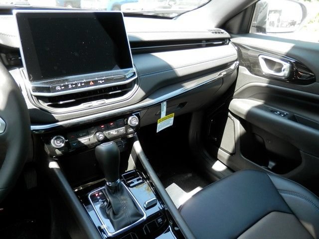 New 2026 Jeep Compass Limited w/ Sun, Sound & Navigation Group AWD/4WD image 24