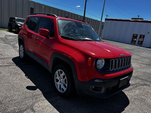 Used 2016 Jeep Renegade Latitude AWD/4WD image 7
