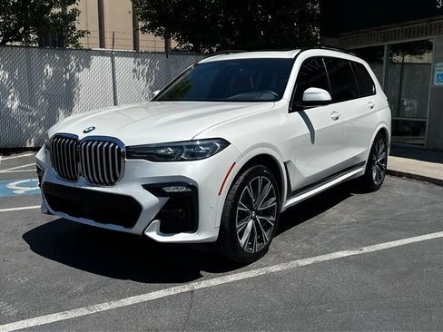 Used 2019 BMW X7 xDrive50i w/ M Sport Package AWD/4WD image 3