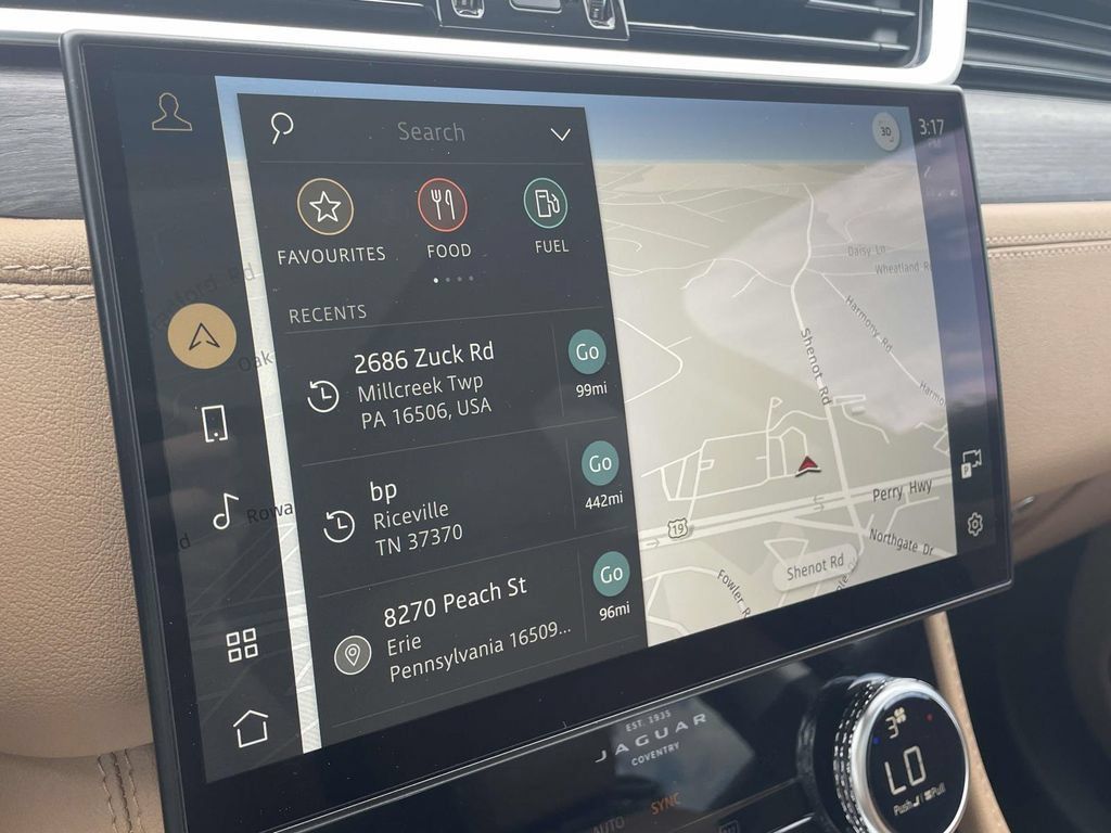 Used 2022 Jaguar F-PACE S AWD/4WD image 19