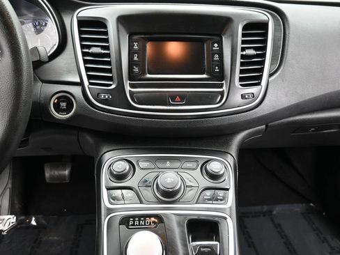 Used 2015 Chrysler 200 Limited FWD image 15