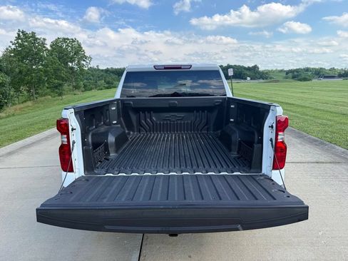 Used 2023 Chevrolet Silverado 1500 LT AWD/4WD image 6