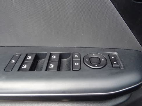 Used 2025 Kia K4 FWD image 8