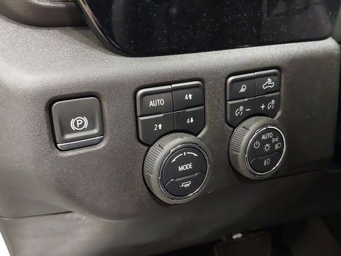 Used 2024 Chevrolet Silverado 1500 LTZ w/ LTZ Premium Package AWD/4WD image 31