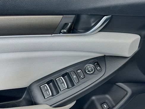 Certified 2018 Honda Accord LX image 17