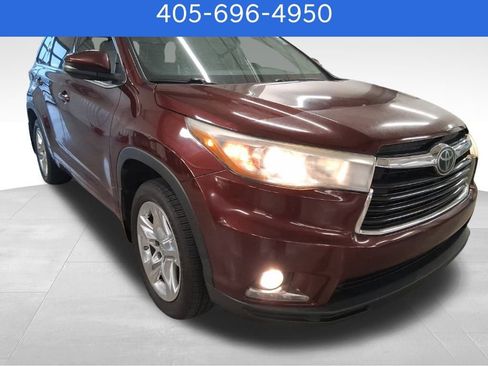 Used 2015 Toyota Highlander Limited Platinum image 2