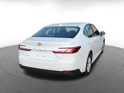 Used 2025 Toyota Camry LE image 7