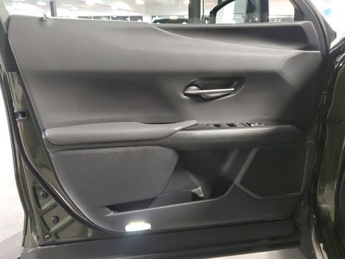 Used 2024 Lexus UX 250h AWD w/ Premium Package image 11