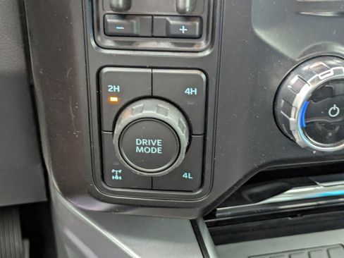 New 2026 Ford F250 Lariat w/ Black Appearance Package image 23