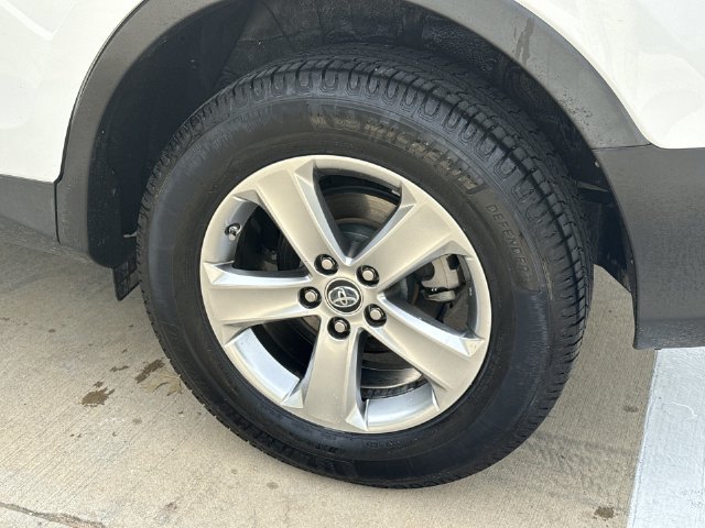 Used 2015 Toyota RAV4 XLE FWD image 11