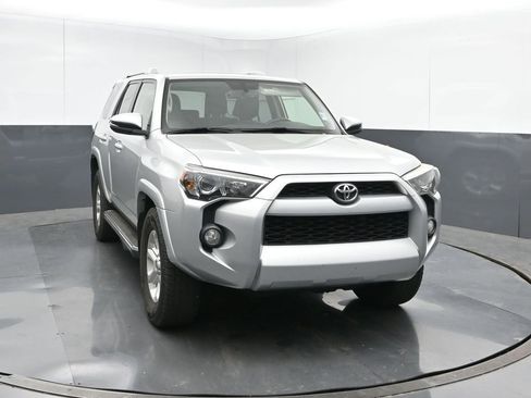 Used 2016 Toyota 4Runner SR5 Premium image 8