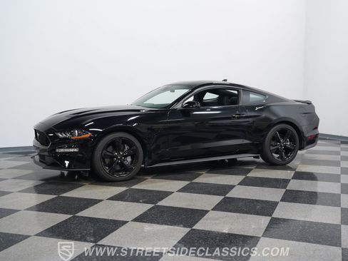 Used 2021 Ford Mustang GT w/ Black Accent Package RWD image 7