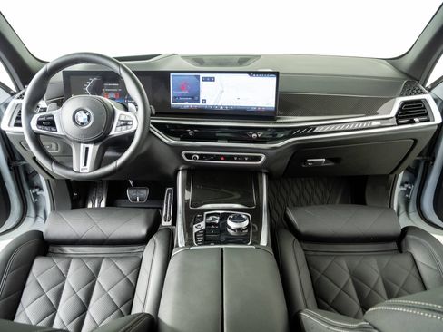 Used 2025 BMW X5 M60i AWD/4WD image 17