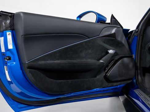 Used 2025 Ferrari Roma Spider image 32