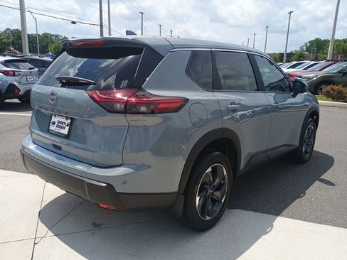 Used 2026 Nissan Rogue SV FWD image 5