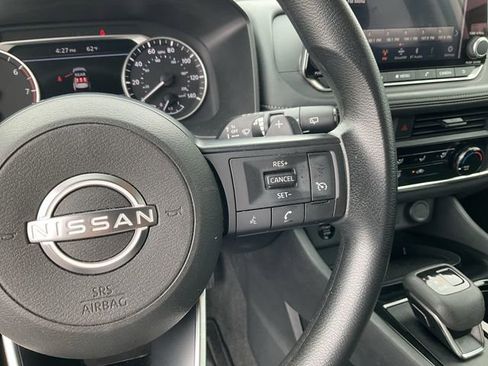 Used 2024 Nissan Rogue S AWD/4WD image 20