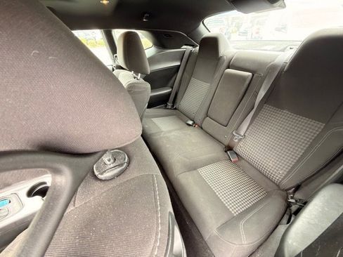 Used 2019 Dodge Challenger SXT image 7