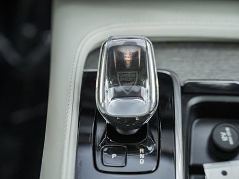 Certified 2023 Volvo XC90 T8 Ultimate w/ Lounge Package AWD/4WD image 24