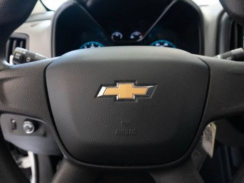 Used 2022 Chevrolet Colorado W/T RWD image 9