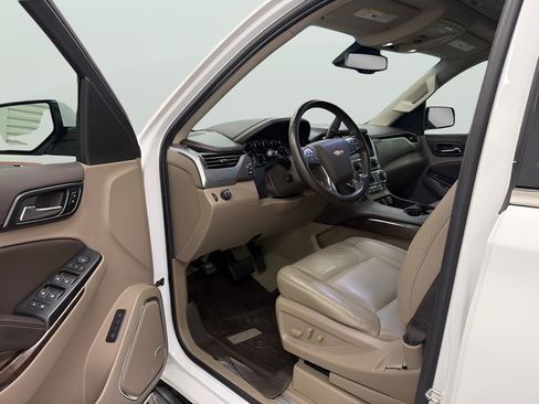 Used 2018 Chevrolet Tahoe LT w/ Luxury Package RWD image 26
