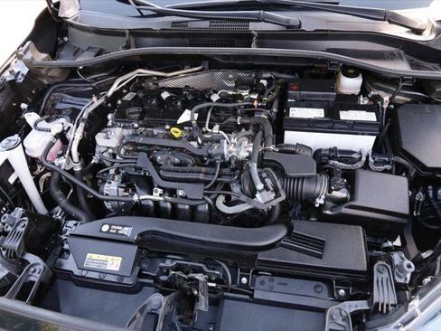 Certified 2025 Toyota Corolla Cross LE FWD image 28