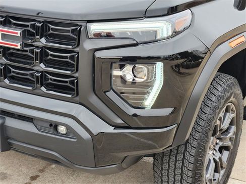 Used 2025 GMC Canyon Elevation w/ Convenience Package image 9