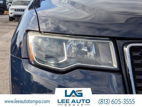 Used 2017 Jeep Grand Cherokee Laredo w/ Quick Order Package 2BE image 9