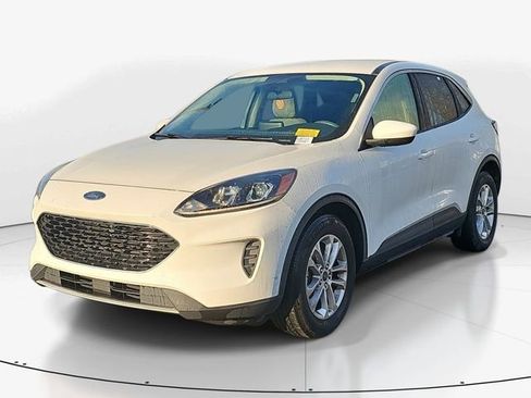 Used 2020 Ford Escape SE image 9