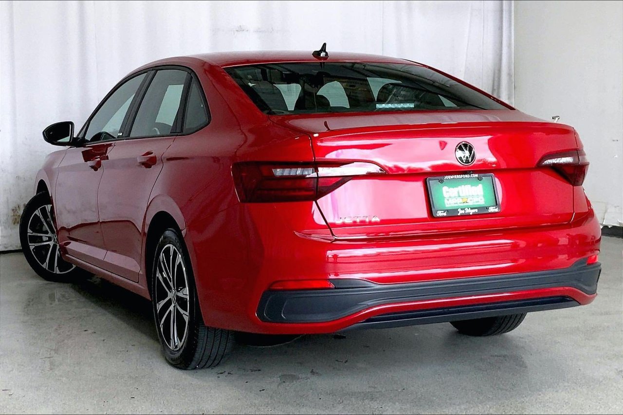 Used 2024 Volkswagen Jetta Sport FWD image 10