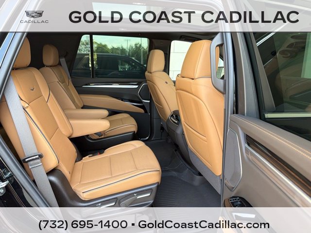 Certified 2025 Cadillac Escalade Premium Luxury w/ LPO, Floor Liner Package AWD/4WD image 9