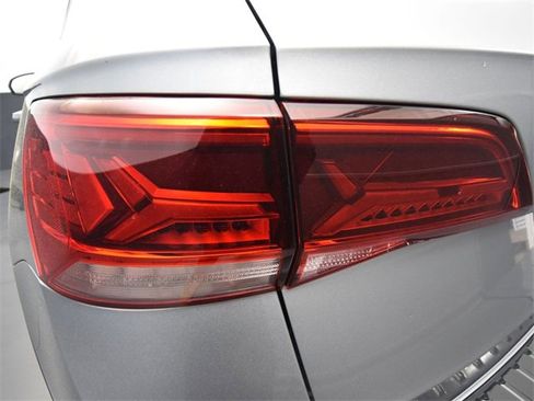 New 2024 Volkswagen Taos SE image 28