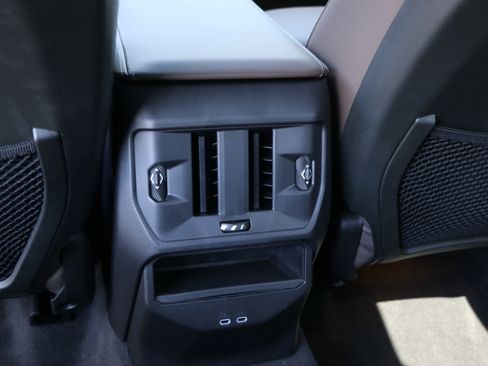 Used 2025 BMW X3 xDrive30i w/ Premium Package image 32